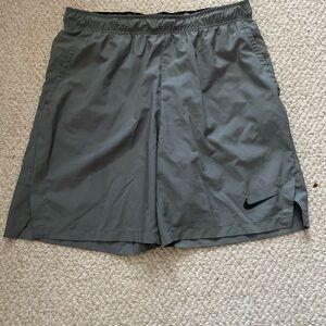 Nike Men's Gray Athletic Shorts